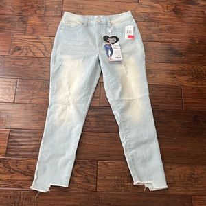 YMI Wanna Betta Butt Anklet Jeans Size 11/30